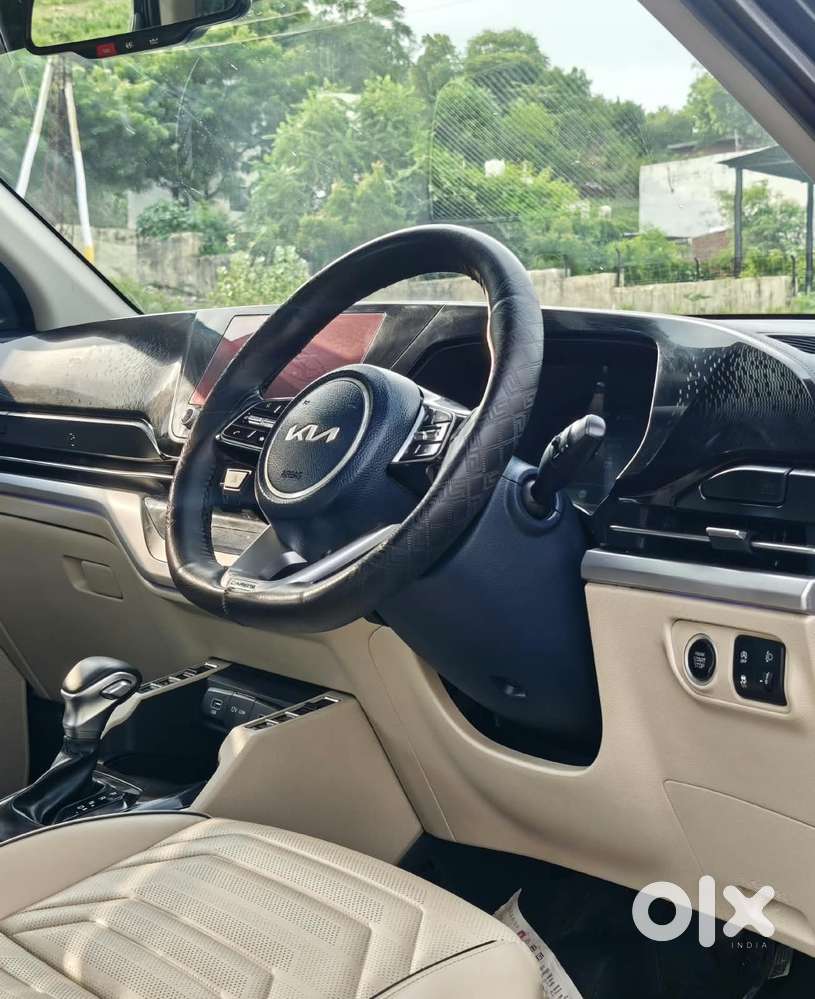 Kia Carens Luxury (o)1.5 Diesel At 7 Str, 2023, Diesel