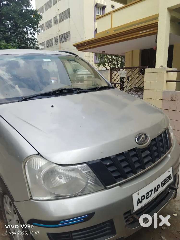 Mahindra Xylo 2012