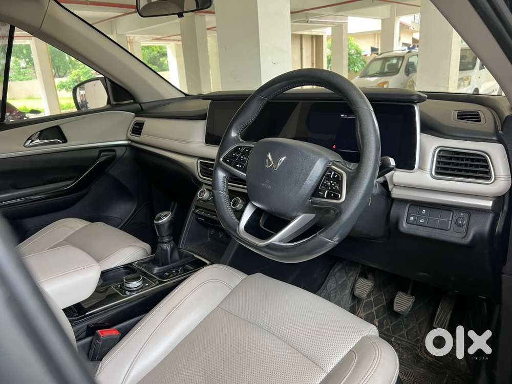 Mahindra Xuv700 Ax7l Luxury Pack Diesel Manual