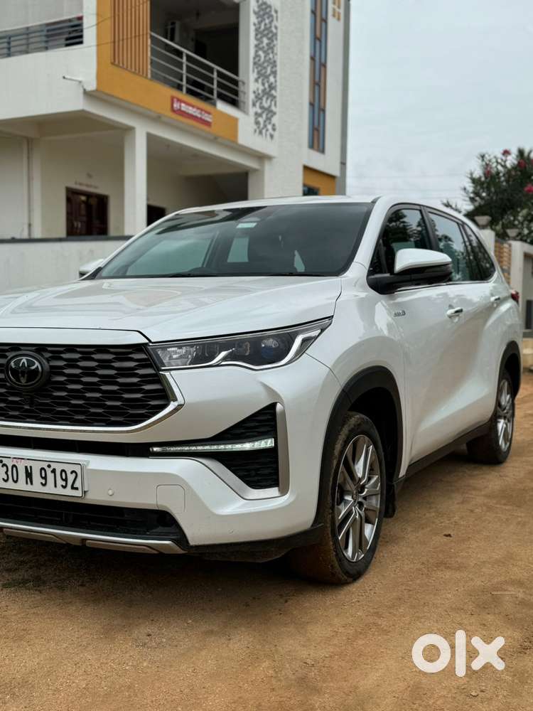 Toyota Innova Hycross 2023 Petrol Hybrid , Well Maintained