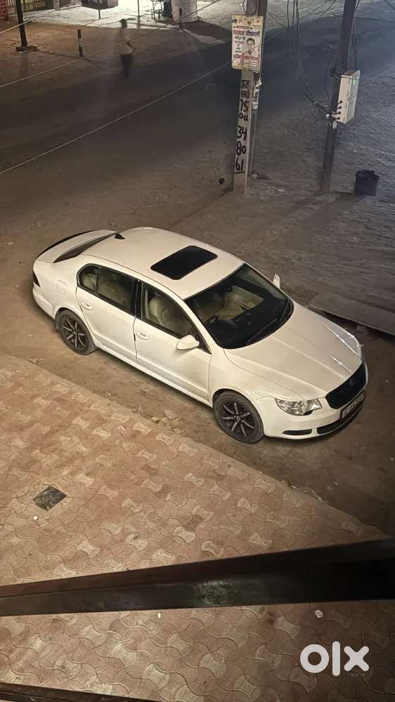 Skoda Superb 2011 Diesel 78000 Km Driven