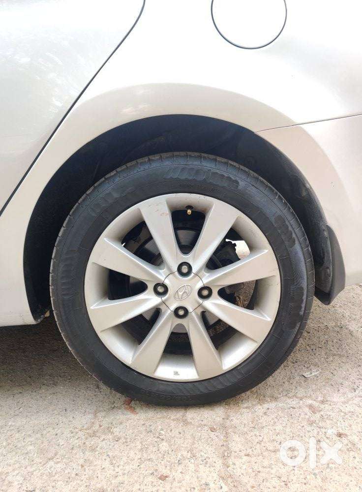 Hyundai Verna Fluidic 1.6 Vtvt Sx Opt, 2013, Petrol