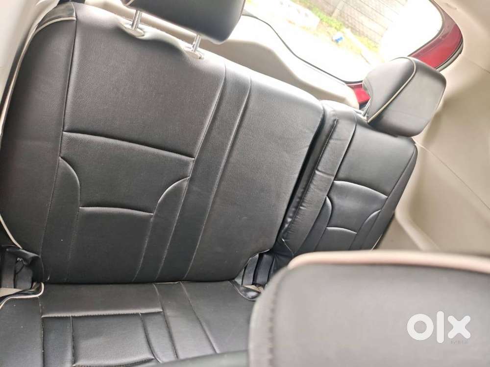 Mahindra Marazzo M6 2020