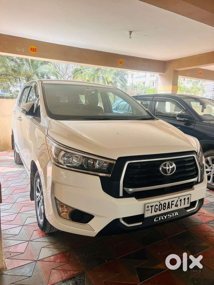 Toyota Innova Crysta 2025