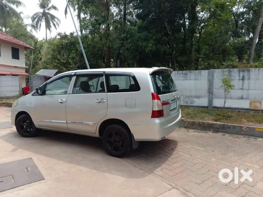Toyota Innova 2010 Diesel 282711 Km Driven