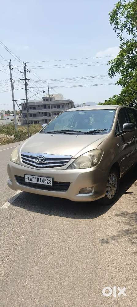 Toyota Innova 2010