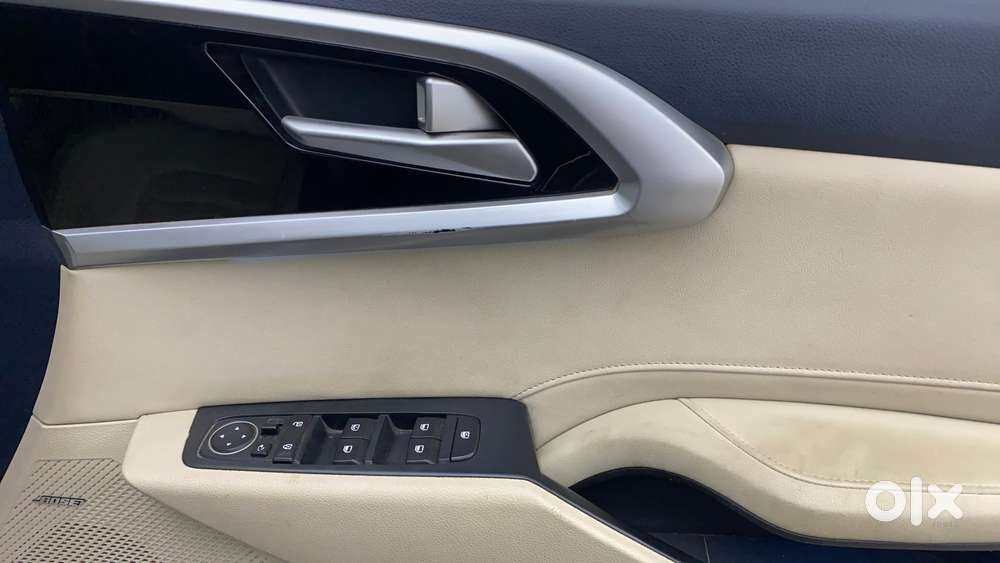 Kia Carens 1.4 Luxury Plus Dct 7 Str, 2022, Petrol