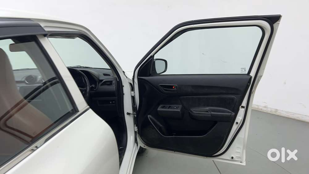 Maruti Suzuki Swift 1.3 Lxi, 2023, Petrol