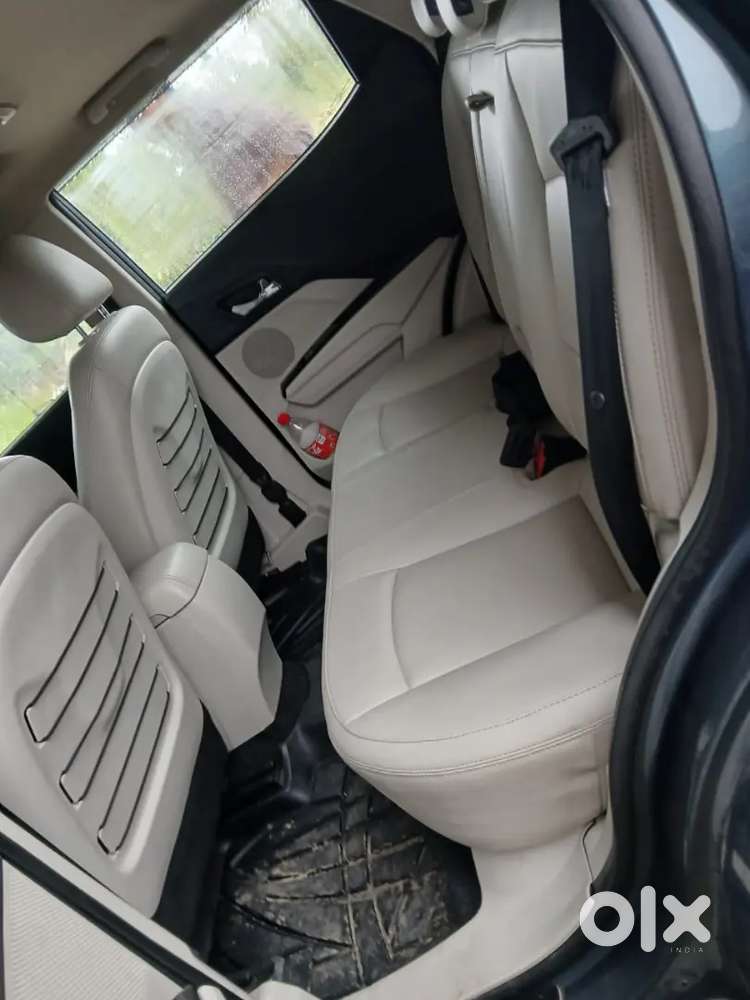 Mahindra Xuv300 2021 Top Model Diesel 80000 Km Driven.