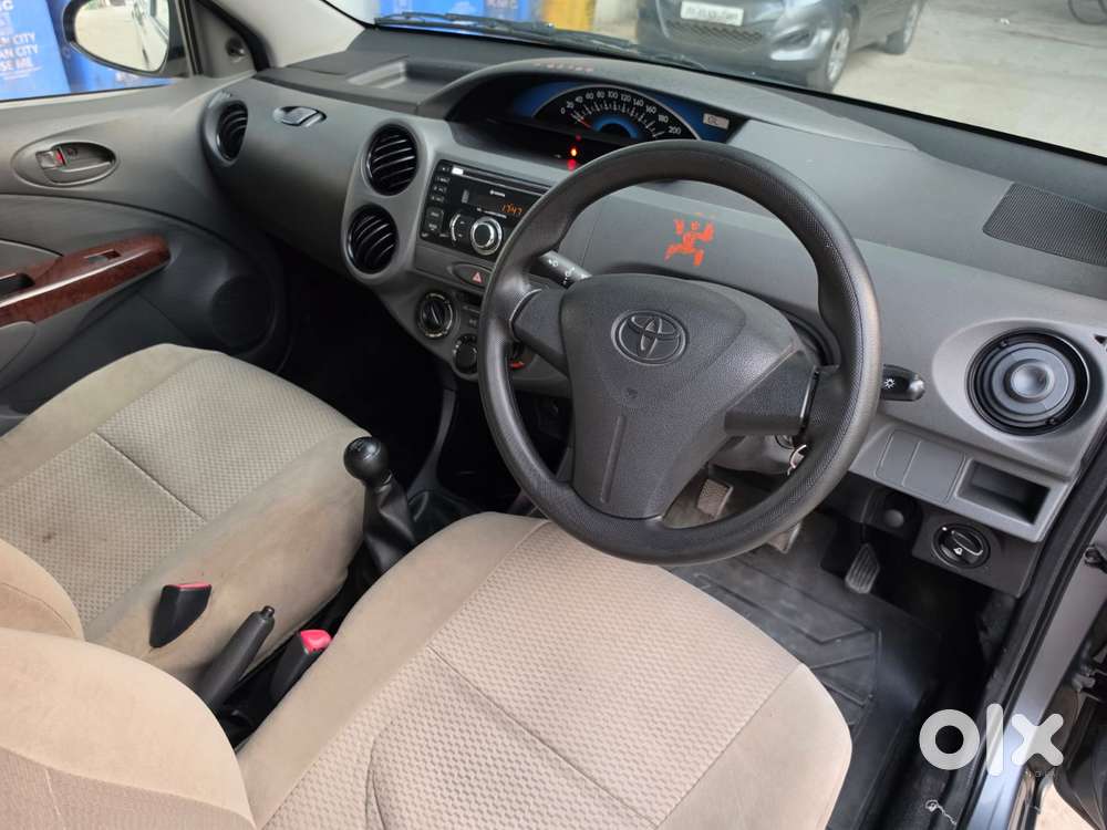 Toyota Etios Liva, 2013, Petrol