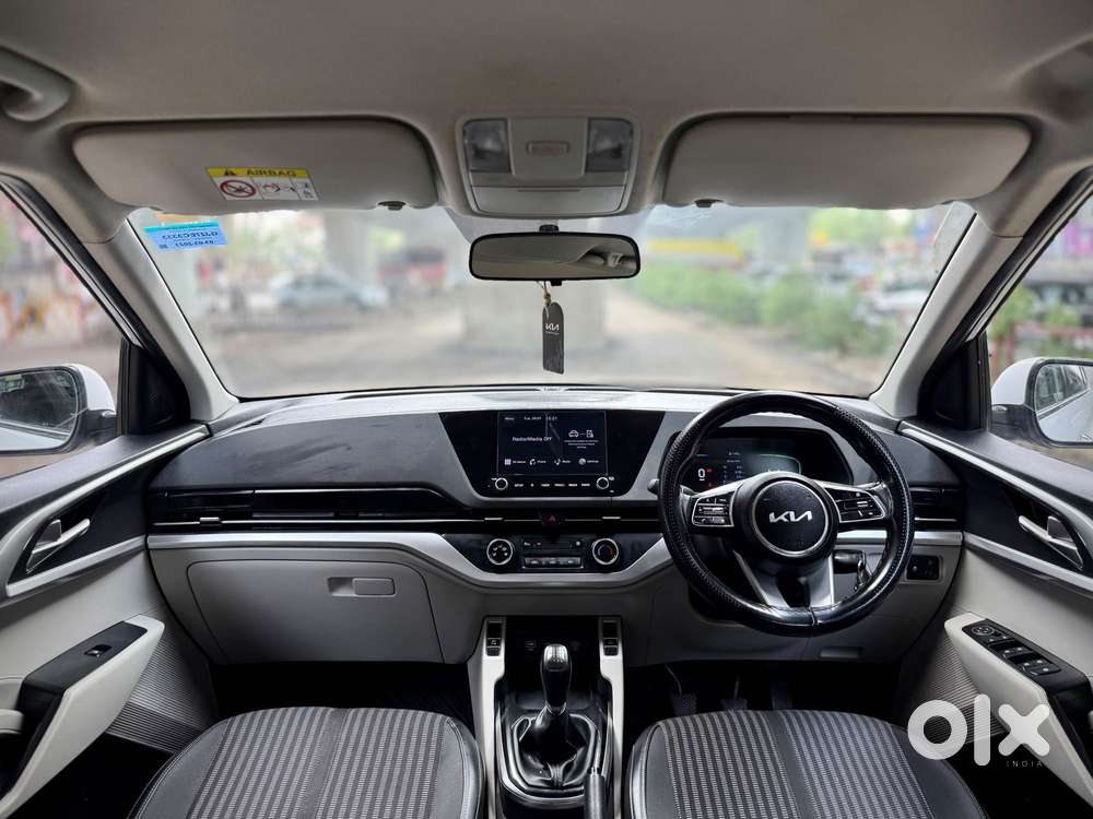 Kia Carens 1.5 Prestige 7 Str, 2023, Petrol
