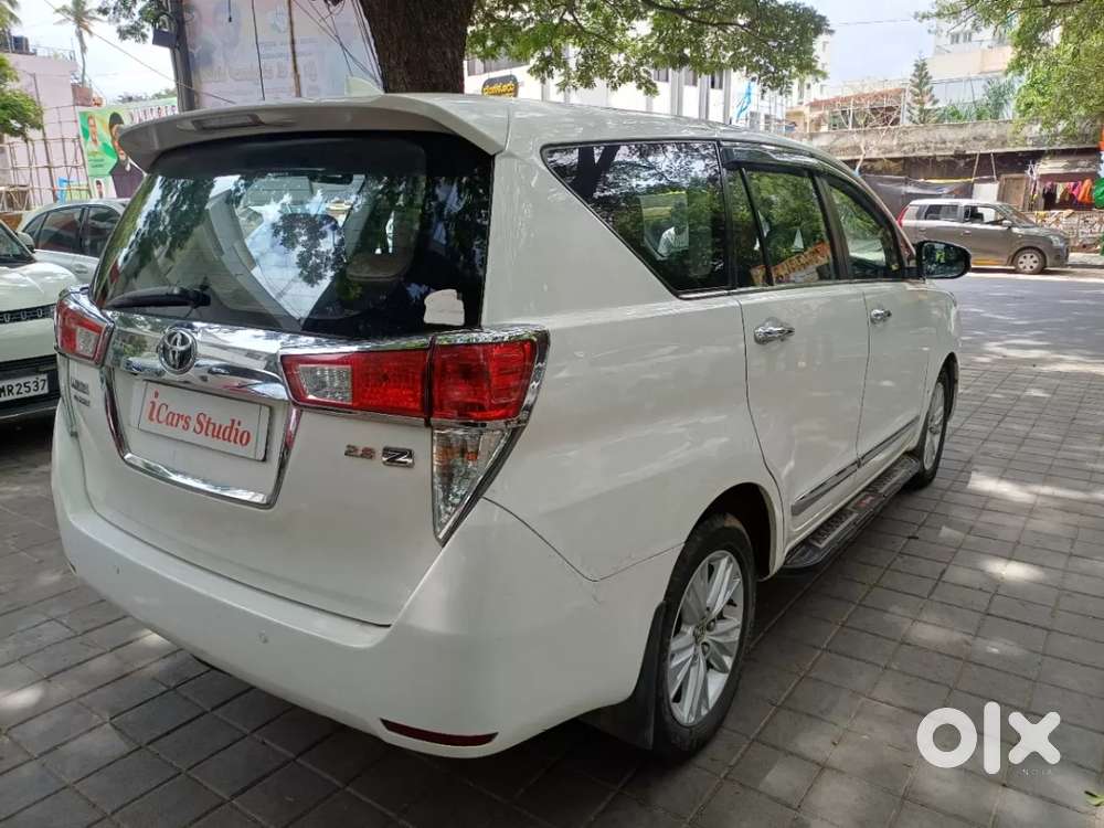 Toyota Innova Crysta 2.8 Zx At 7 Seater, 2017, Diesel