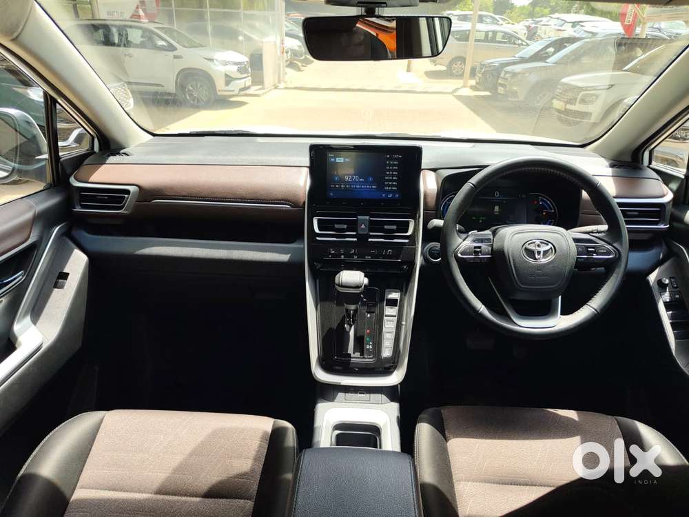 Toyota Innova Hycross 2.0 Vx (o) Hybrid 7 Str, 2024, Petrol