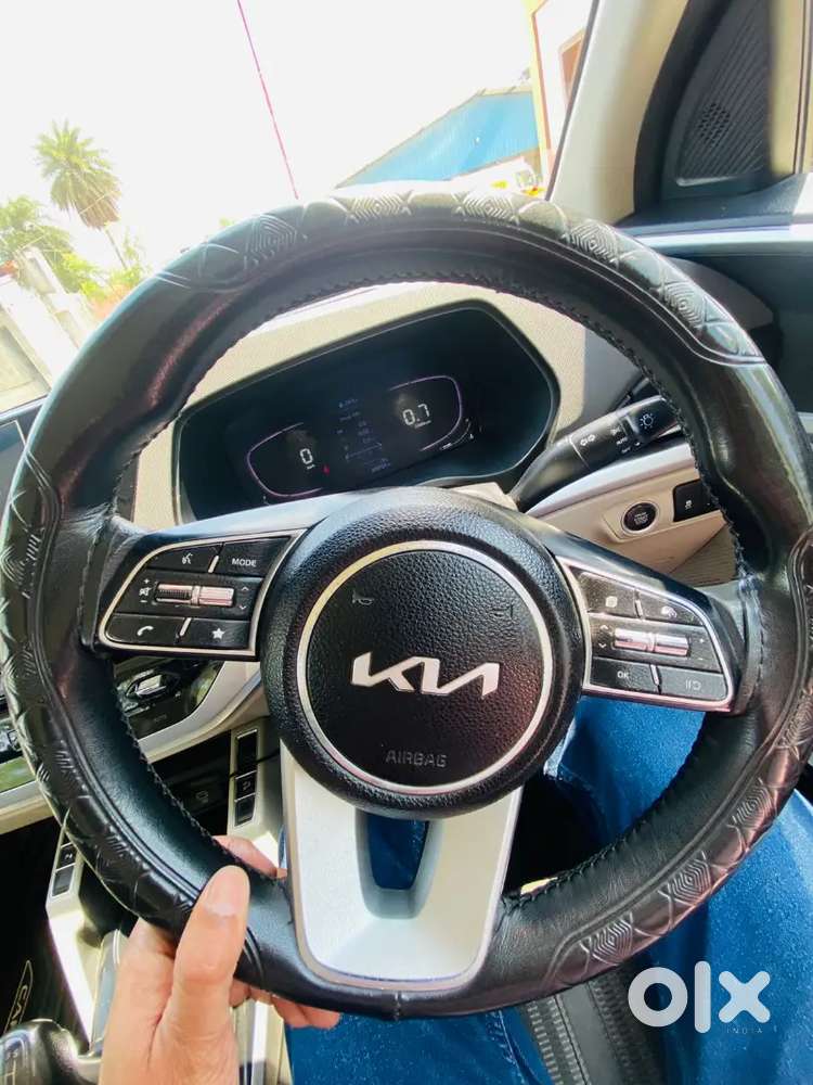 Kia Carens 2022 Diesel 200000 Km Driven Prestige+