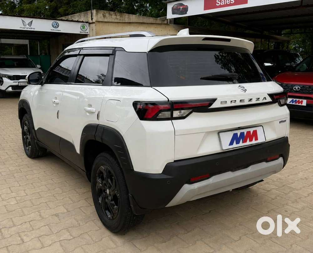 Maruti Suzuki Brezza 1.5 Zxi At Smart Hybrid, 2022, Petrol