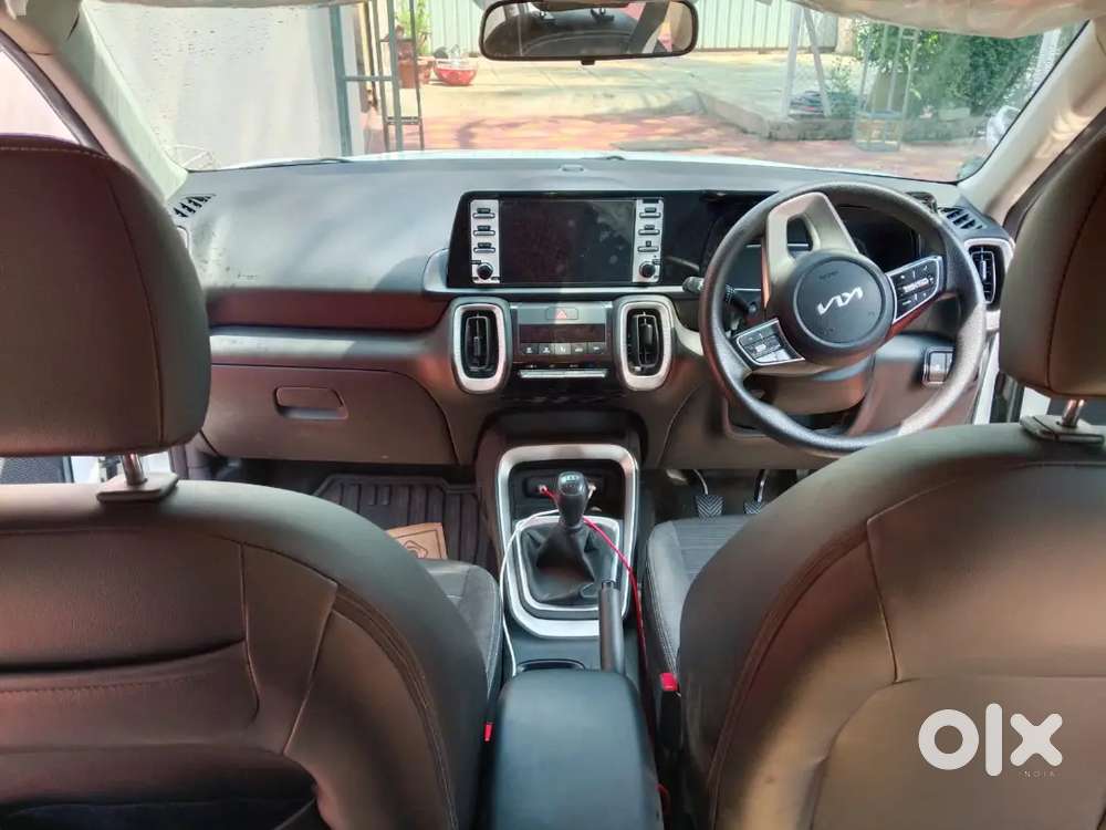 Kia Sonet 2024 October Petrol 10000 Km Driven