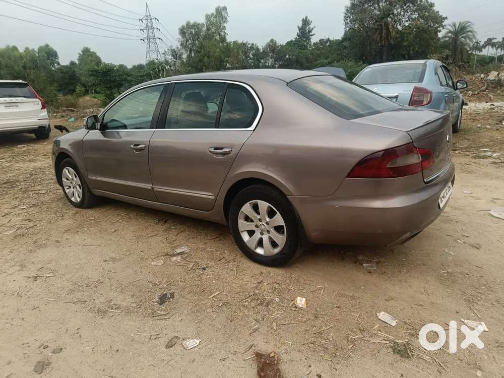 Skoda Superb 2012 Diesel 120000 Km Driven