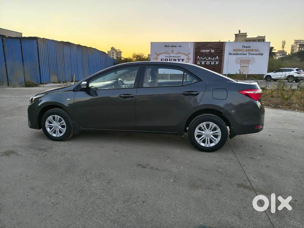 Toyota Corolla Altis 1.8 J, 2016, Petrol
