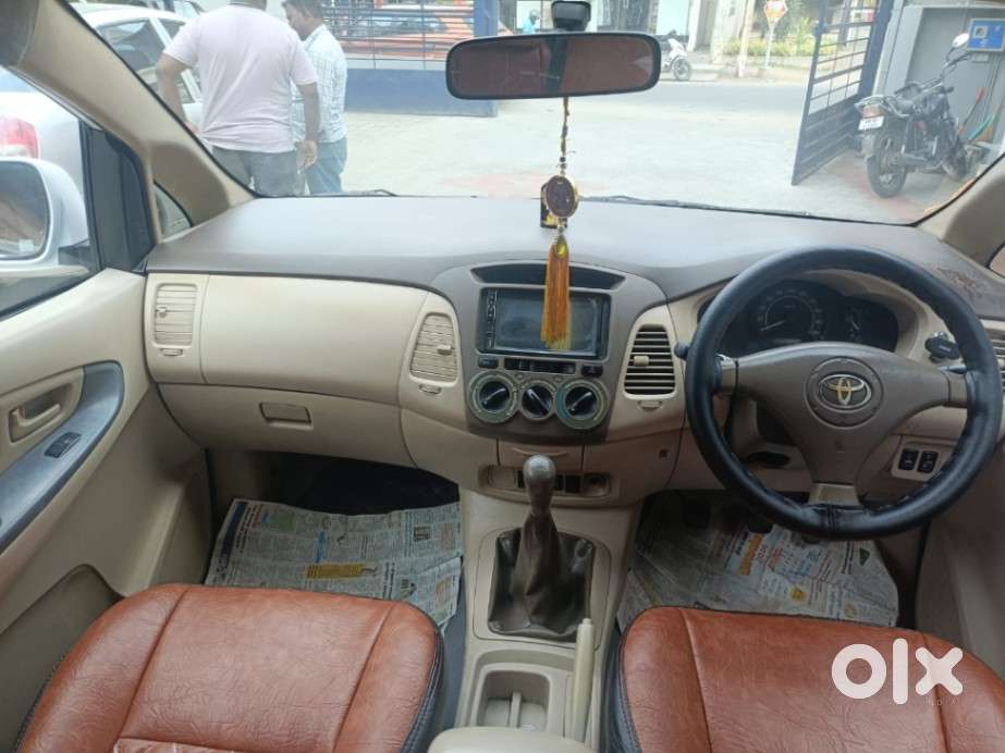 Toyota Innova 2.5 G (diesel) 7 Seater Bs Iv, 2006, Diesel