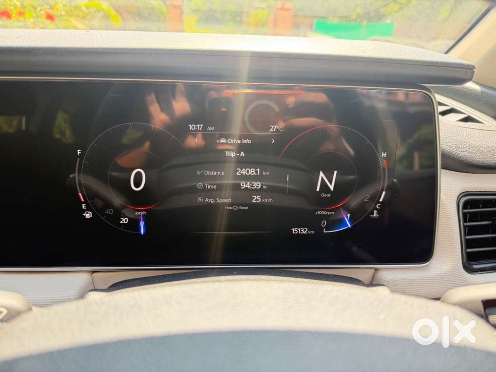 Mahindra Xuv700 Petrol 2023 Low Km Family Used Good Condition Vehicle
