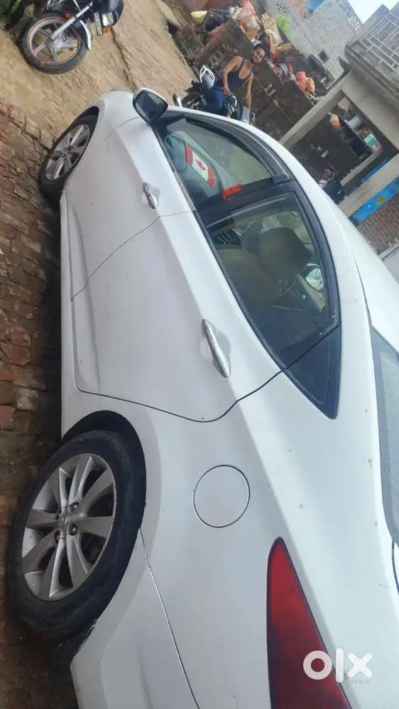 Hyundai Fluidic Verna Crdi 2012