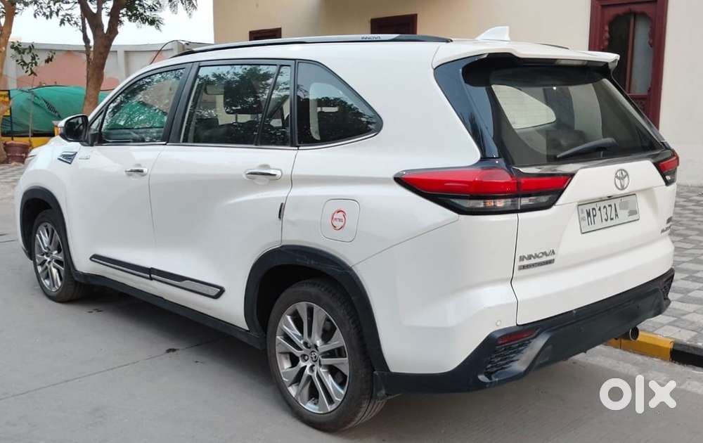 Toyota Innova Hycross 2.0 Zx Hybrid 7 Str, 2023, Petrol