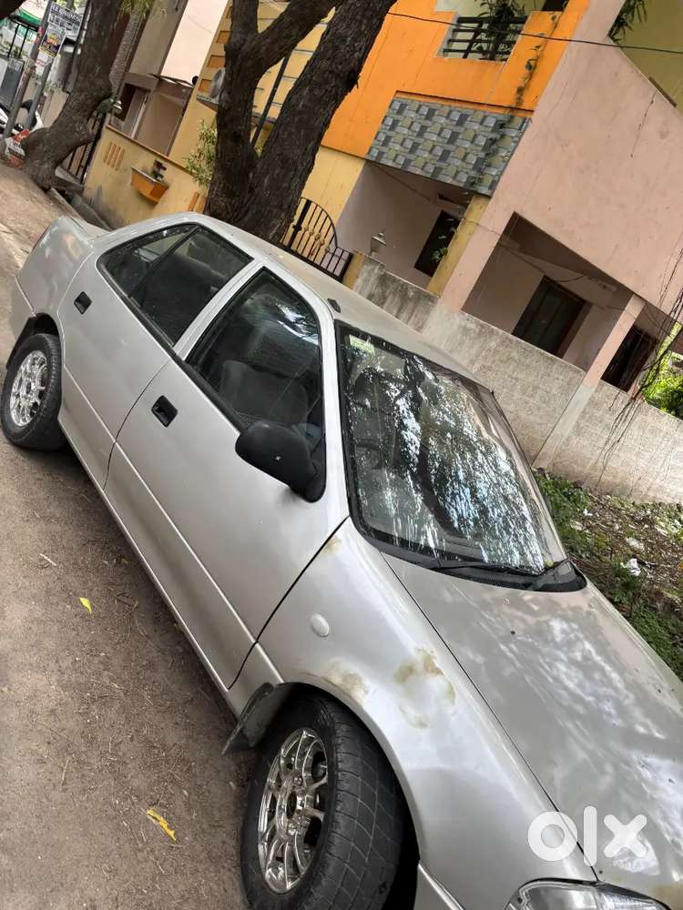 Maruti Suzuki Esteem 2004