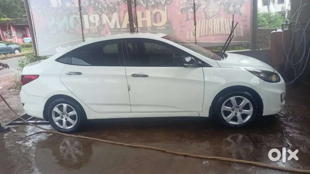 Hyundai Fluidic Verna 2012