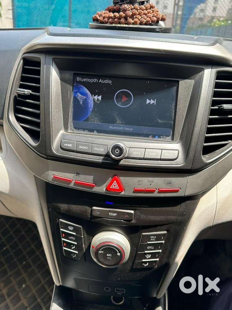 Mahindra Xuv300 2021 Petrol Well Maintained