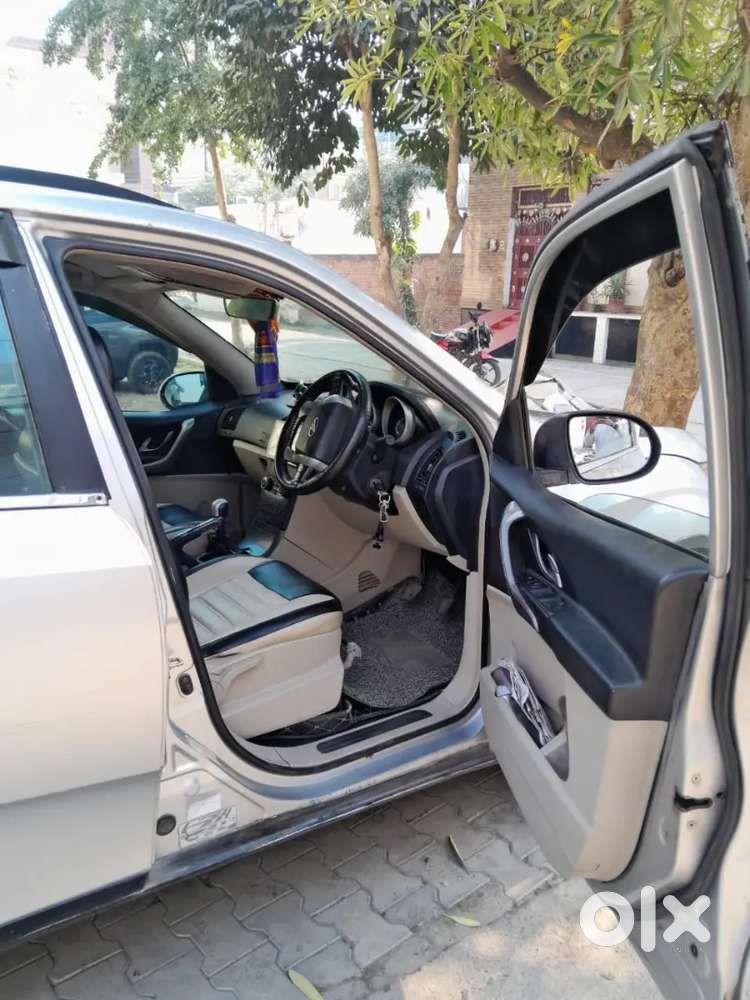 Mahindra Xuv500 2016 Diesel 142000 Km Driven