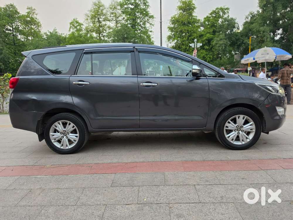 Toyota Innova Crysta 2.8z Automatic, 2016, Diesel