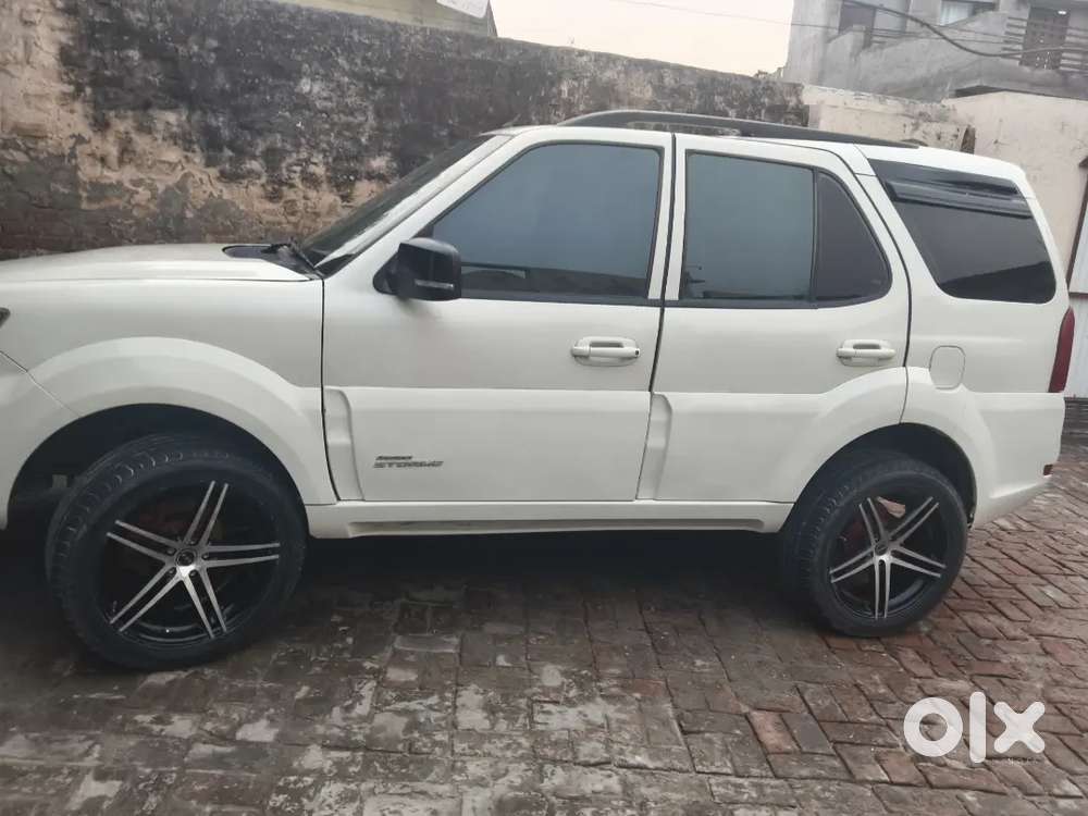 Tata Safari Storme 2015 Diesel Well Maintained
