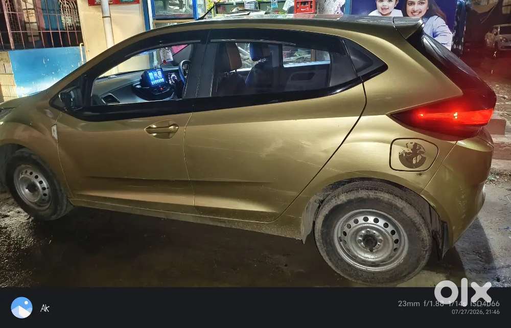 Tata Altroz 1.2 Petrol 2020 4.8 L Only!!! 1st Owner