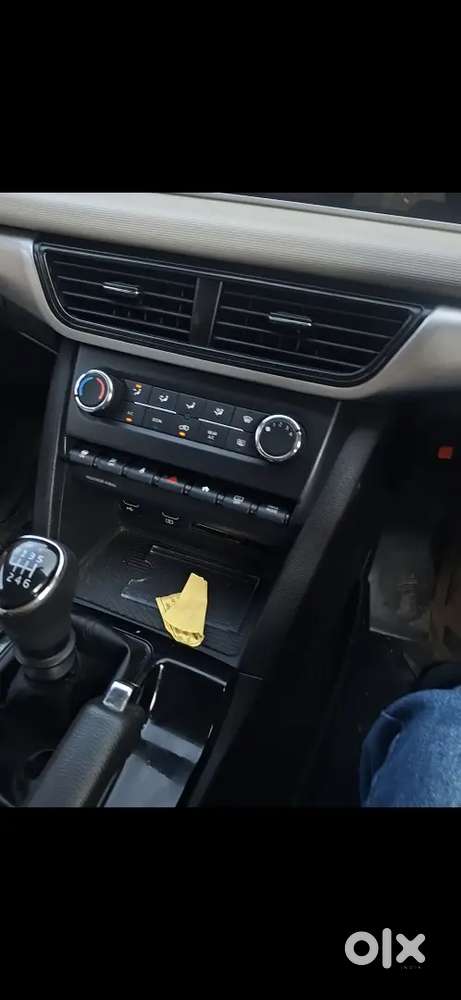 Mahindra Xuv700 Ax7 Diesel 2023 Manual Showroom Condition