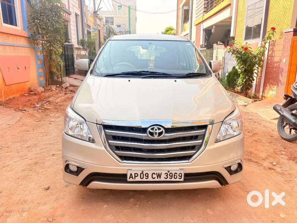 Toyota Innova 2013 Diesel 237000 Km Driven