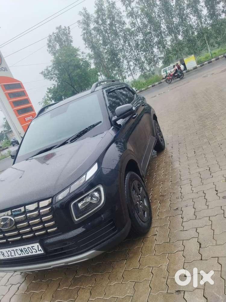 Hyundai Venue Sx 2023 Petrol.   22/12/2023 Model