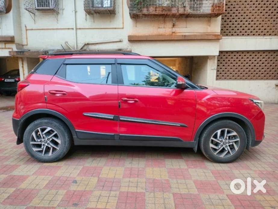 Mahindra Xuv300 1.2 W8 (o) Amt Petrol, 2022, Petrol