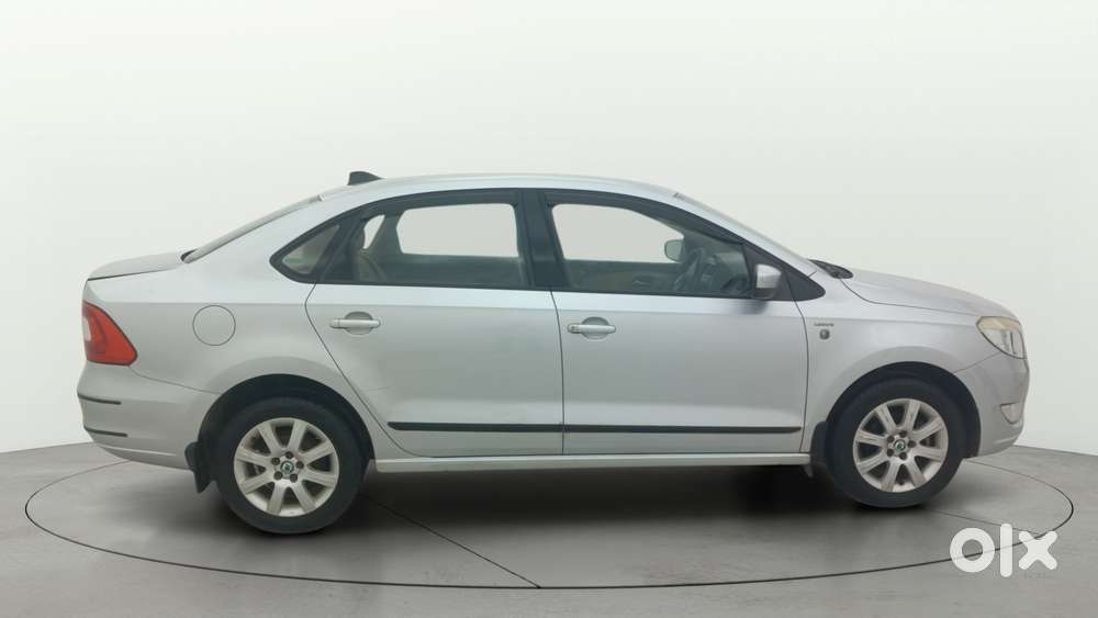 Skoda Rapid 1.6 Mpi Ambition, 2013, Petrol