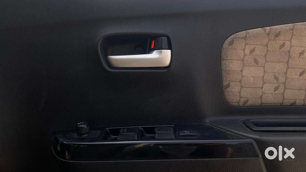Maruti Suzuki Wagon R Vxi Amt, 2017, Petrol
