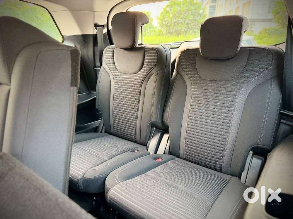 Mahindra Xuv700 2.0 Ax 5 Petrol Mt 7 Str, 2024, Petrol