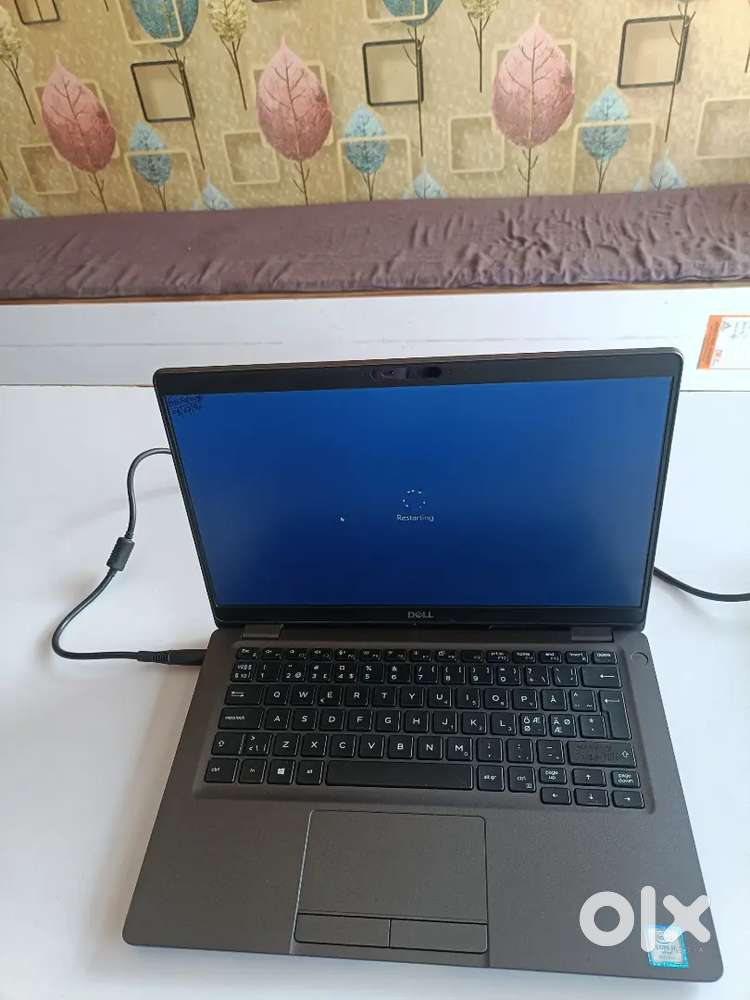 DELL 5300 laptop i7 8th generation 8GB RAM 256 GB SSD good battery