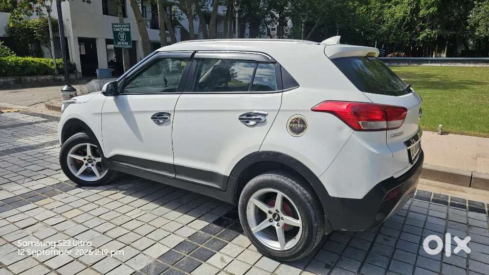 Creta Petrol Automatic
Top Model With Sunroof