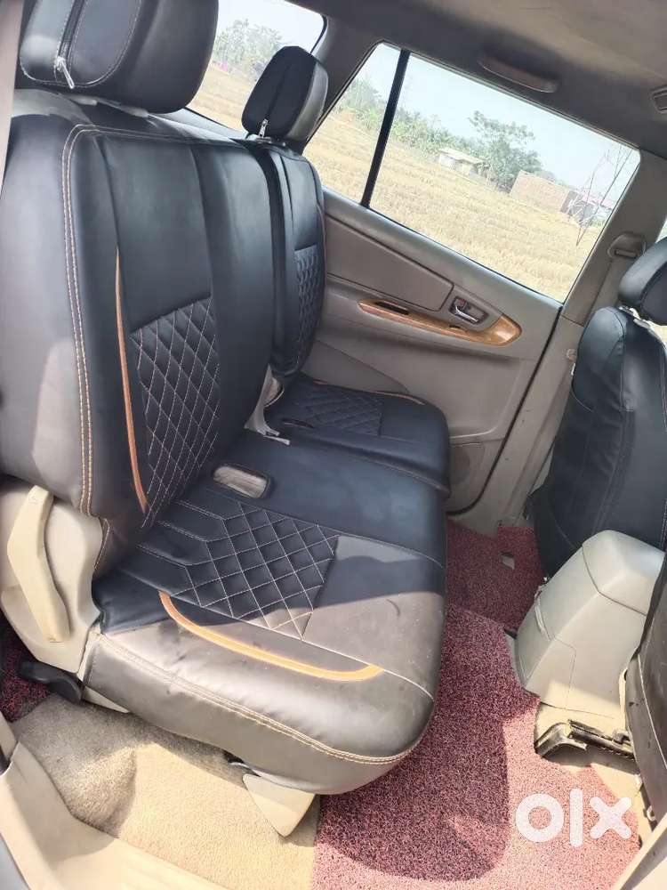 Toyota Innova Hycross 2010 Diesel 180000 Km Driven