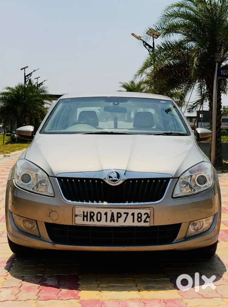 Skoda Rapid 2016 Diesel Well Maintained With New Tyre,valid Insurance.