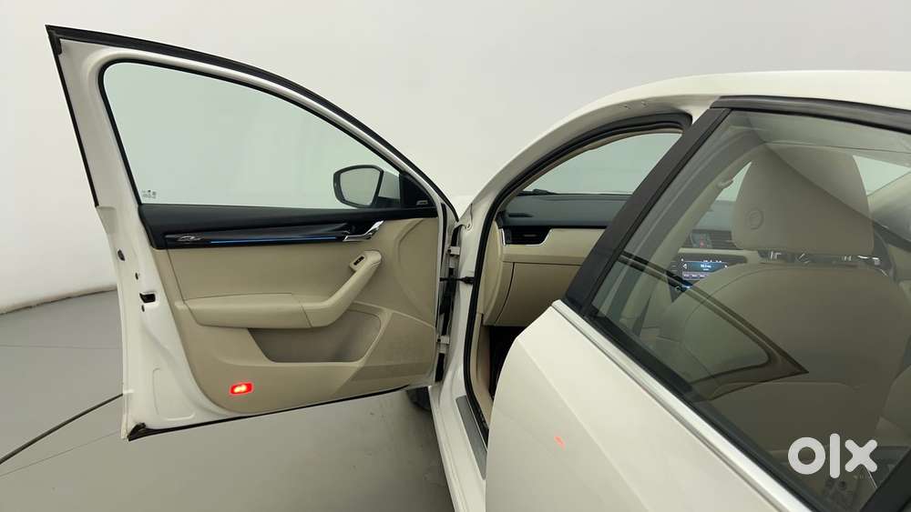 Skoda Octavia 2.0 L K Tsi At, 2017, Petrol