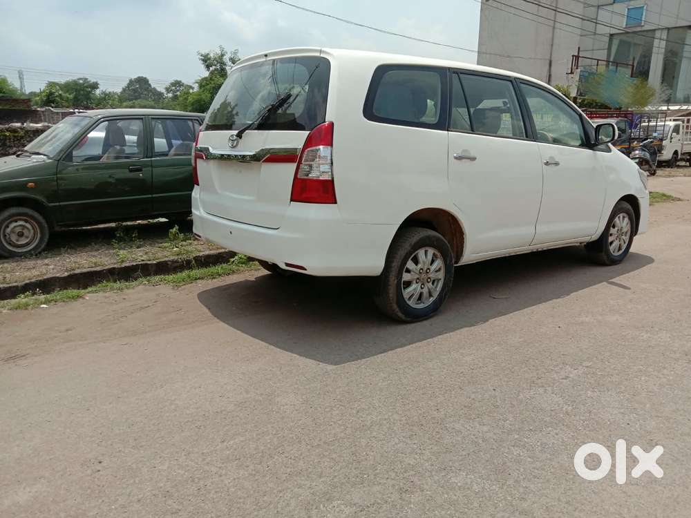 Toyota Innova 2.0 G (petrol) 8 Seater Bs Iv, 2009, Diesel