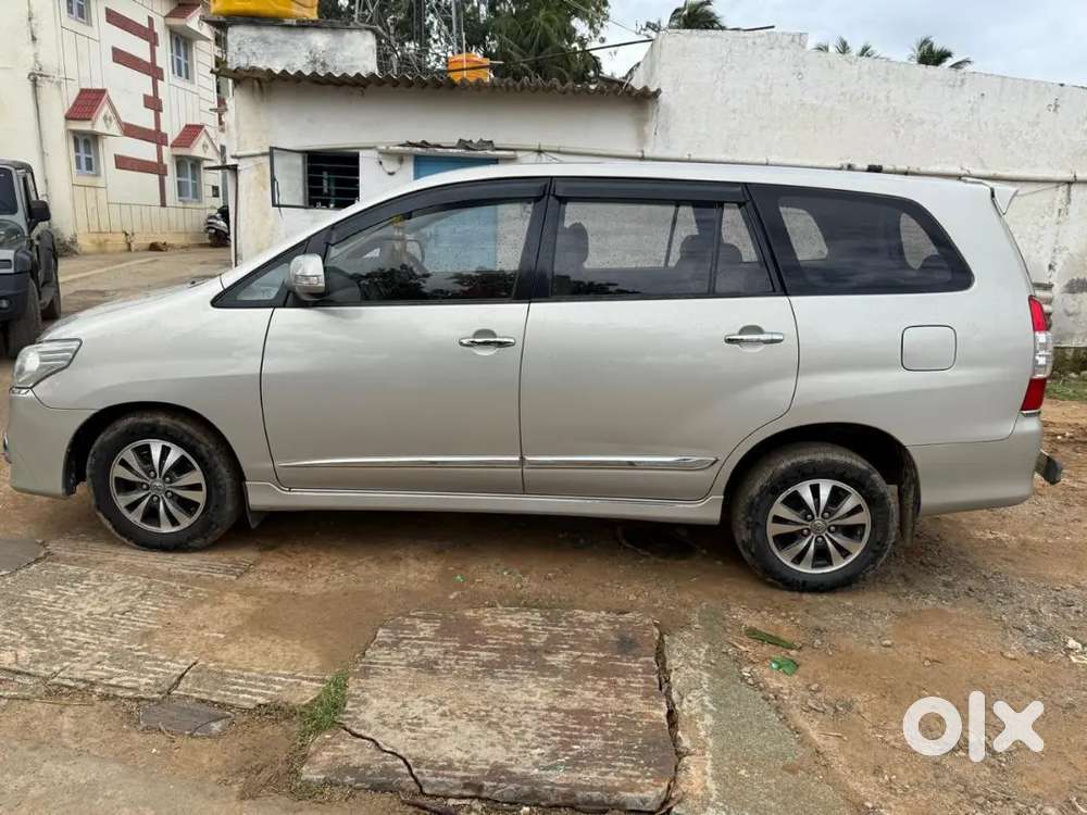 Toyota Innova 2.5 V 7 Str Single Owner