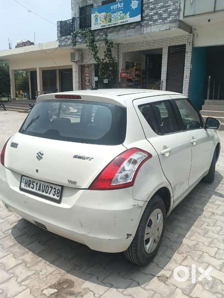 Maruti Suzuki Swift Petrol Manual 2012