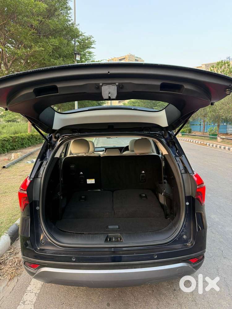 Mahindra Xuv700 2.2 Ax 7 Diesel At Str, 2023, Diesel