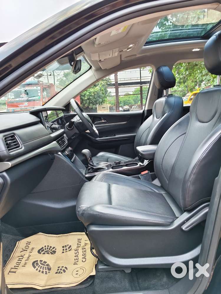 Mahindra Xuv700 2.2 Ax 7 Diesel At Luxury Pack Str Awd, 2025, Diesel